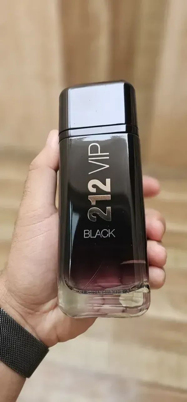 Perfume 212 vip black 200ml - Sem Caixa 