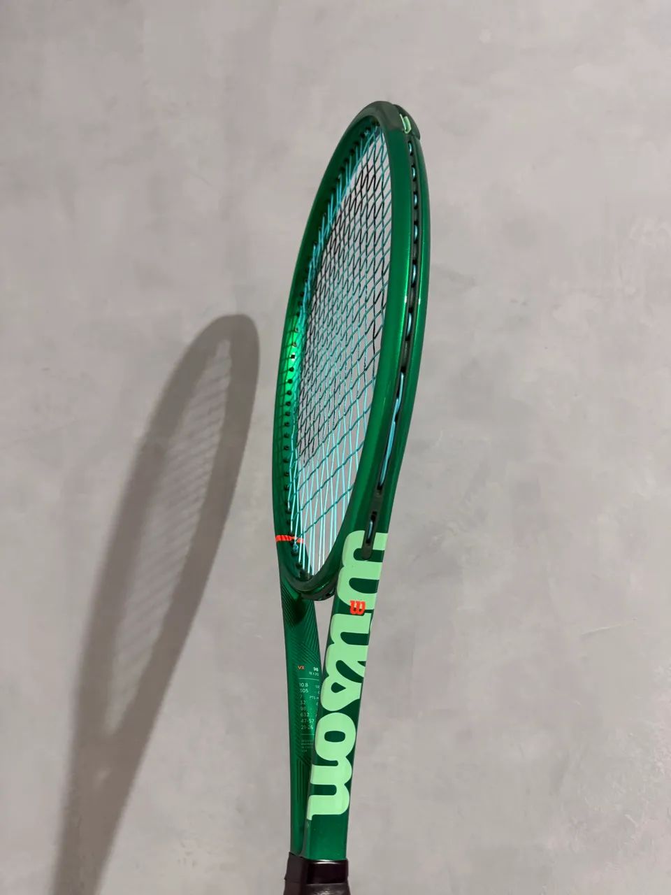 Raquete wilson blade 98 L2 18x20 v10 2026 - Esportes de Quadra e
