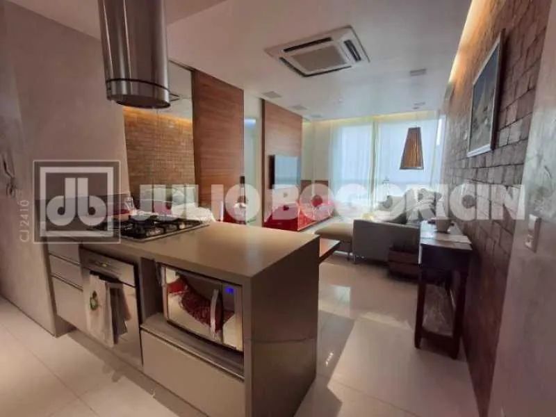 Apartamento : / Residencial / Leblon