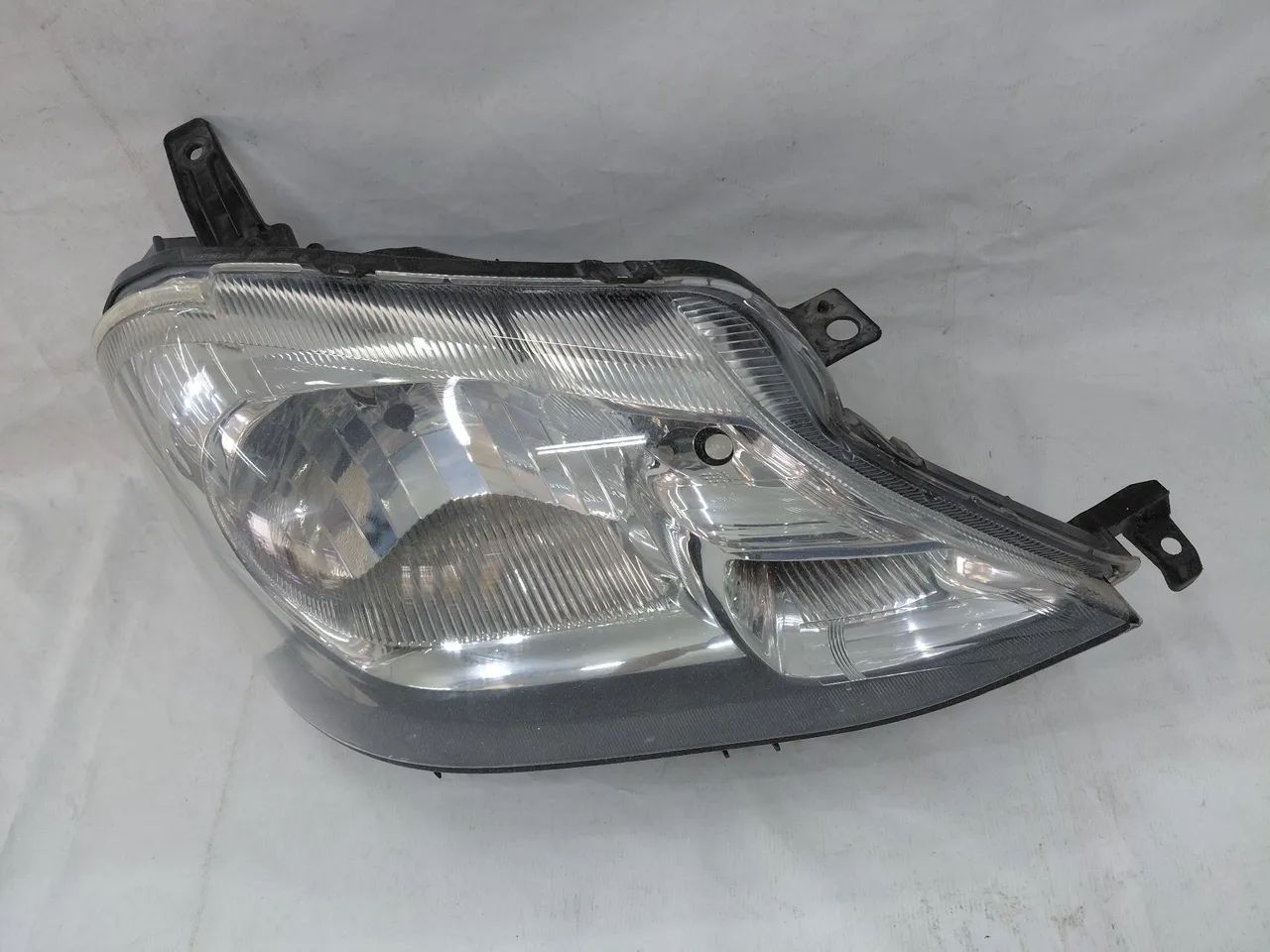 Farol Etios direito  - Foto 4