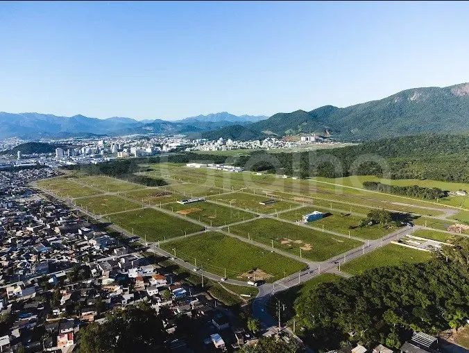 Terreno de 911m² no Sertão do Maruim