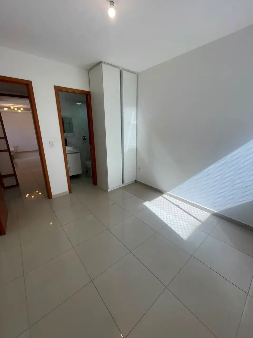 Alugo Apto com 3 quartos+ DCE +2 vagas na Ponta Verde - Foto 5