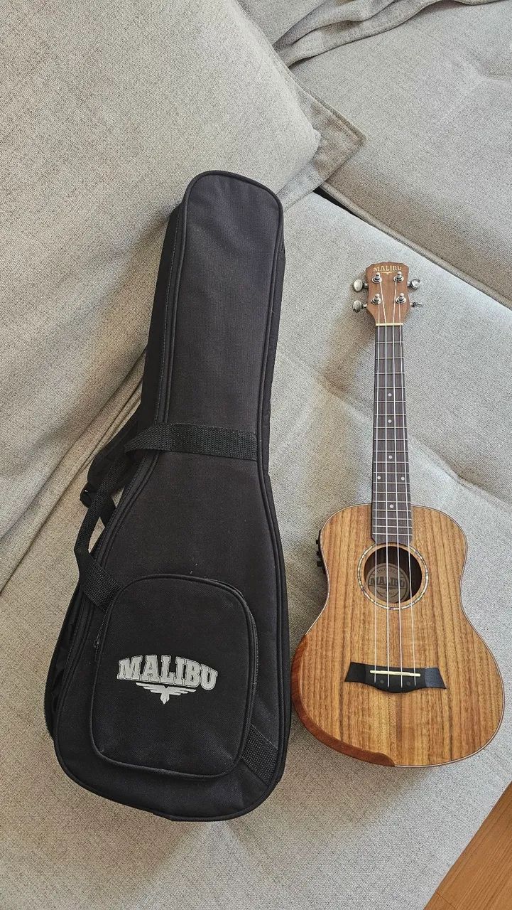 Ukulele Malibu elétrico 