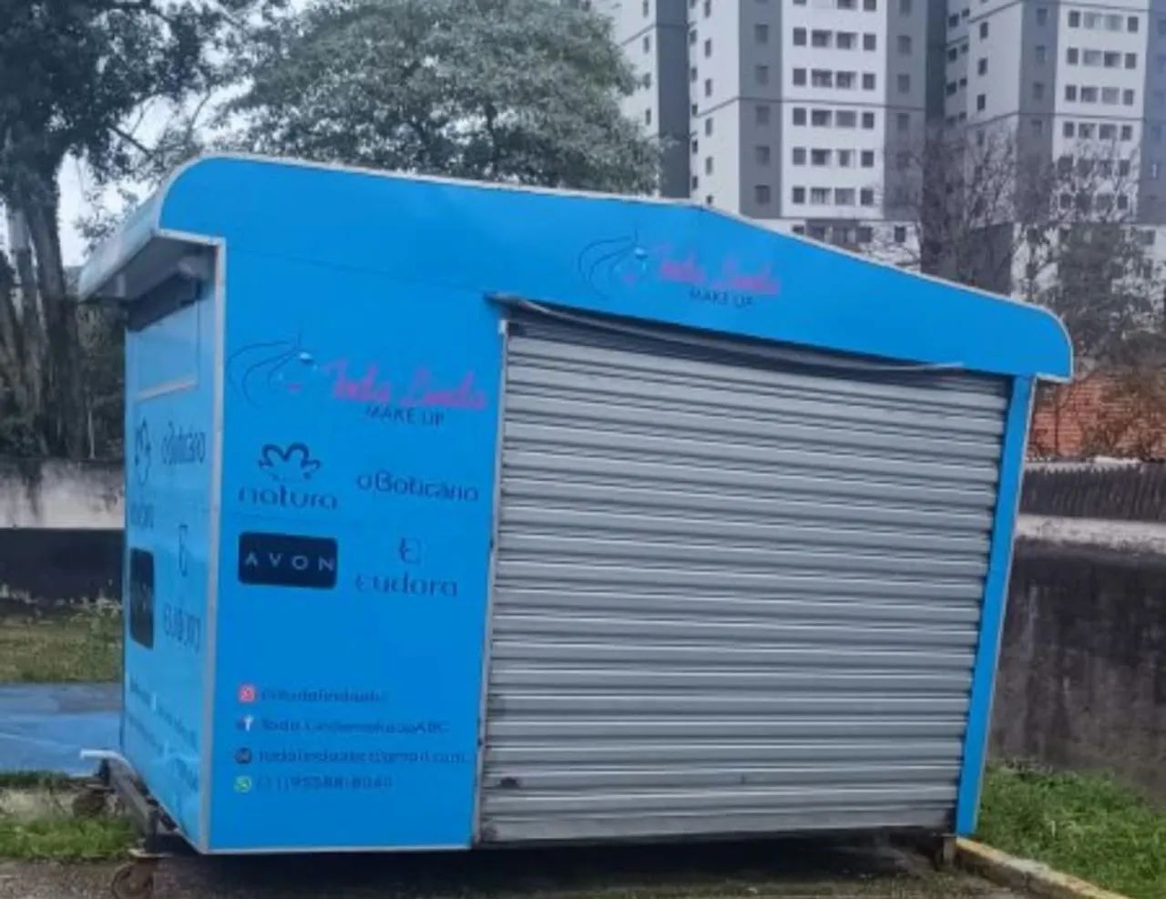 Trailer à venda. Ideal para loja de comércio, alimentação,beleza, cosméticos e muito mais! - Foto 3