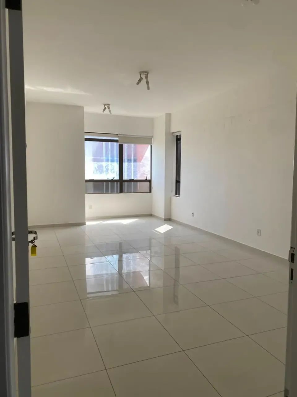 Imóvel para aluguel tem 33m² em Calhau - São Luís - MA - Foto 2