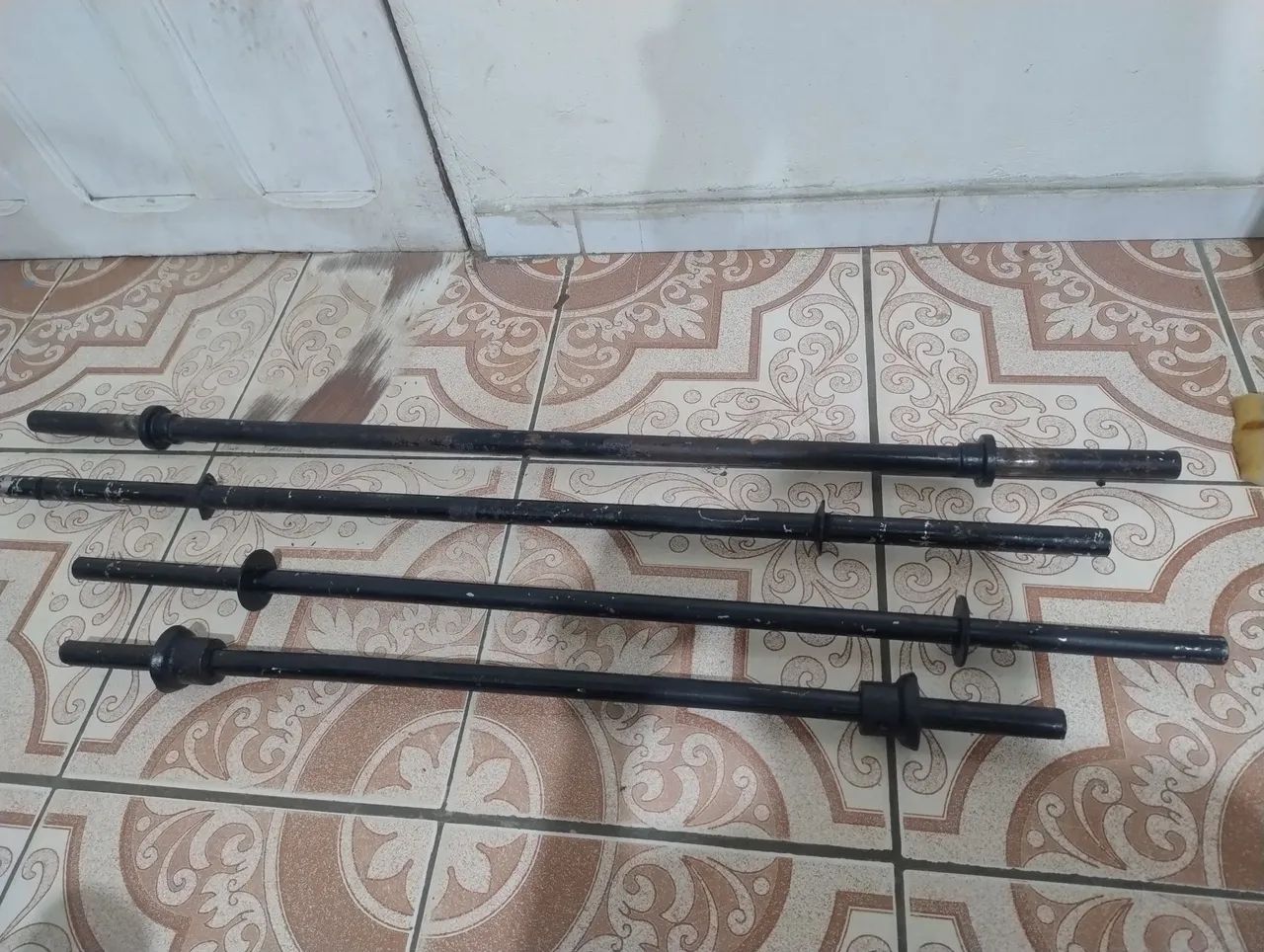 VENDO BARRAS DE MUSCULAÇÃO - Foto 2