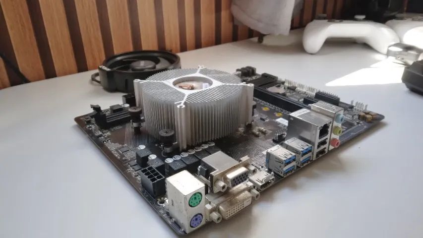 KIT RYZEN 5 PRO 2400G, PLACA MÃE GA-A320M-S2H - Foto 2
