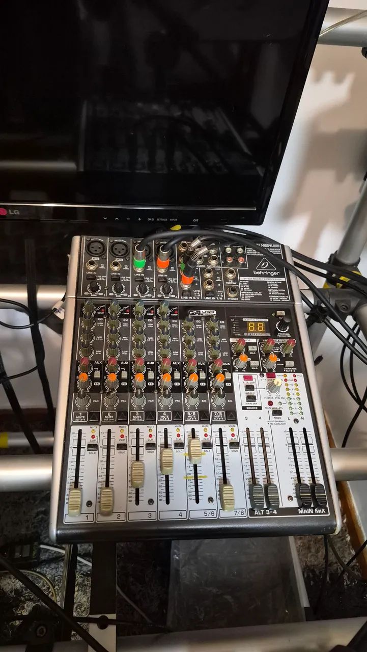 Mesa de som Behringer - Foto 6