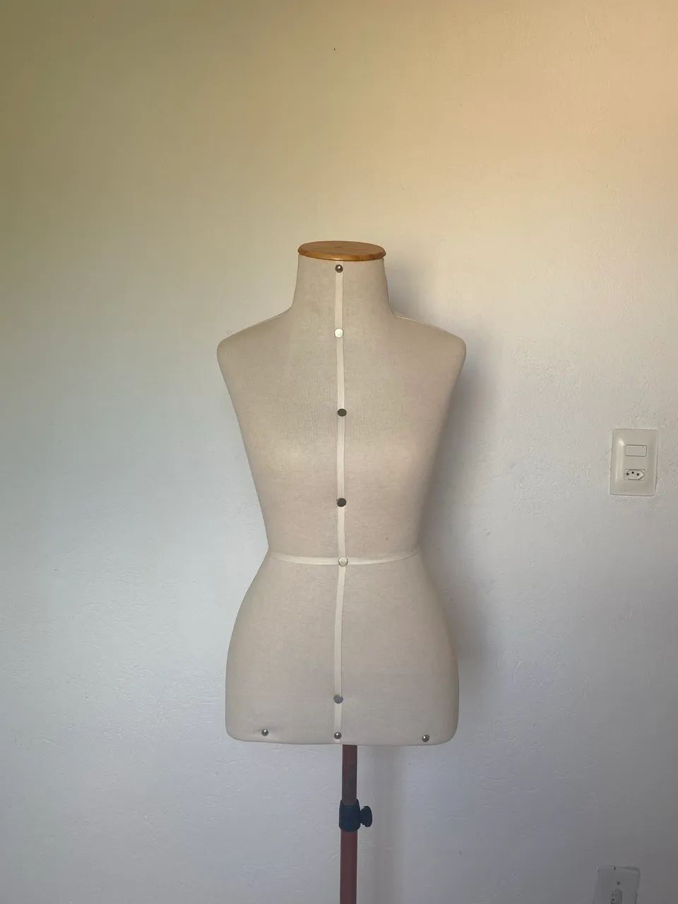 Manequim feminino Busto + Pedestal