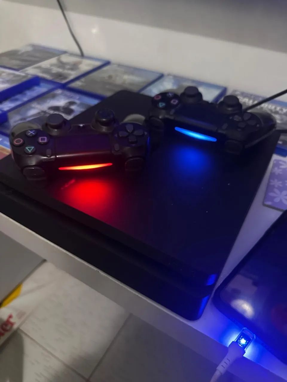 PS4 SLIN COM 2 CONTROLES  - Foto 2