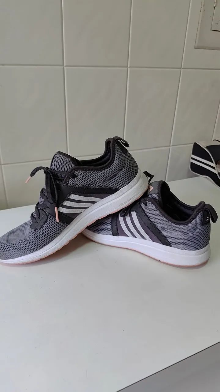 Tenis adidas 
