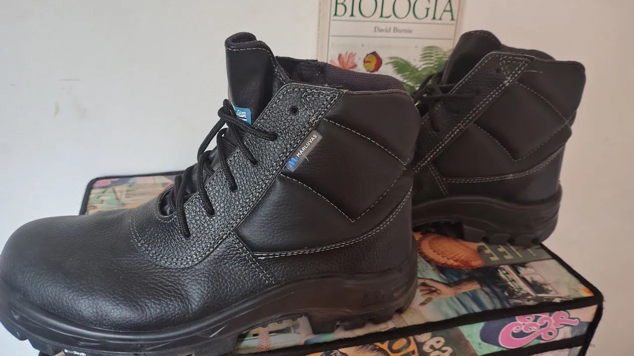 Bota Marluvas Nova tamanho 43