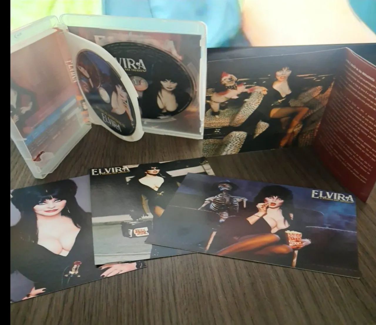 Blu-ray Elvira 1e2 c/poster  - Foto 3