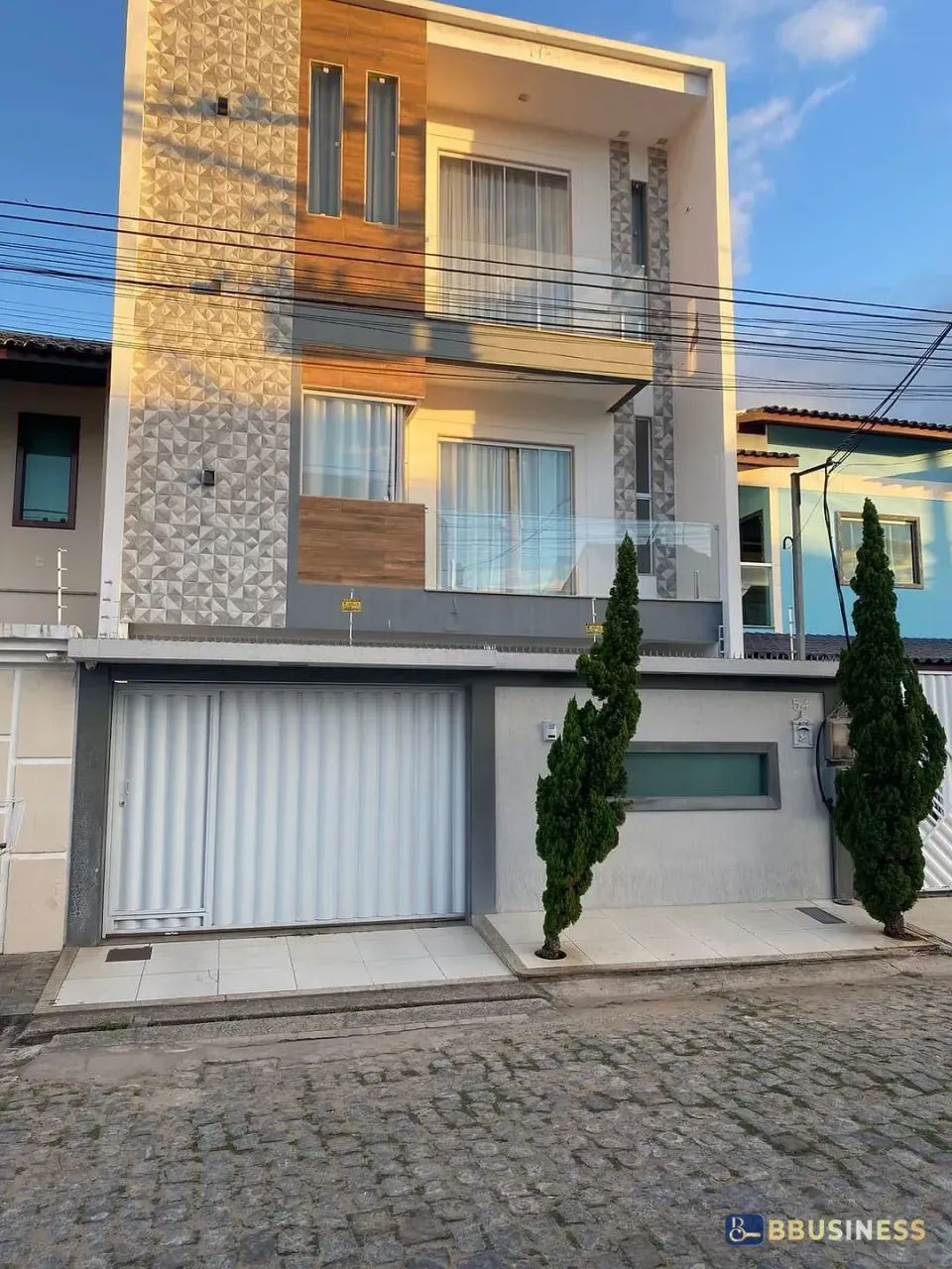 Casa Triplex Imponente com 330m², 5 dormitórios, sendo 2 suites - Guarus, Campos dos Goyta - Foto 3