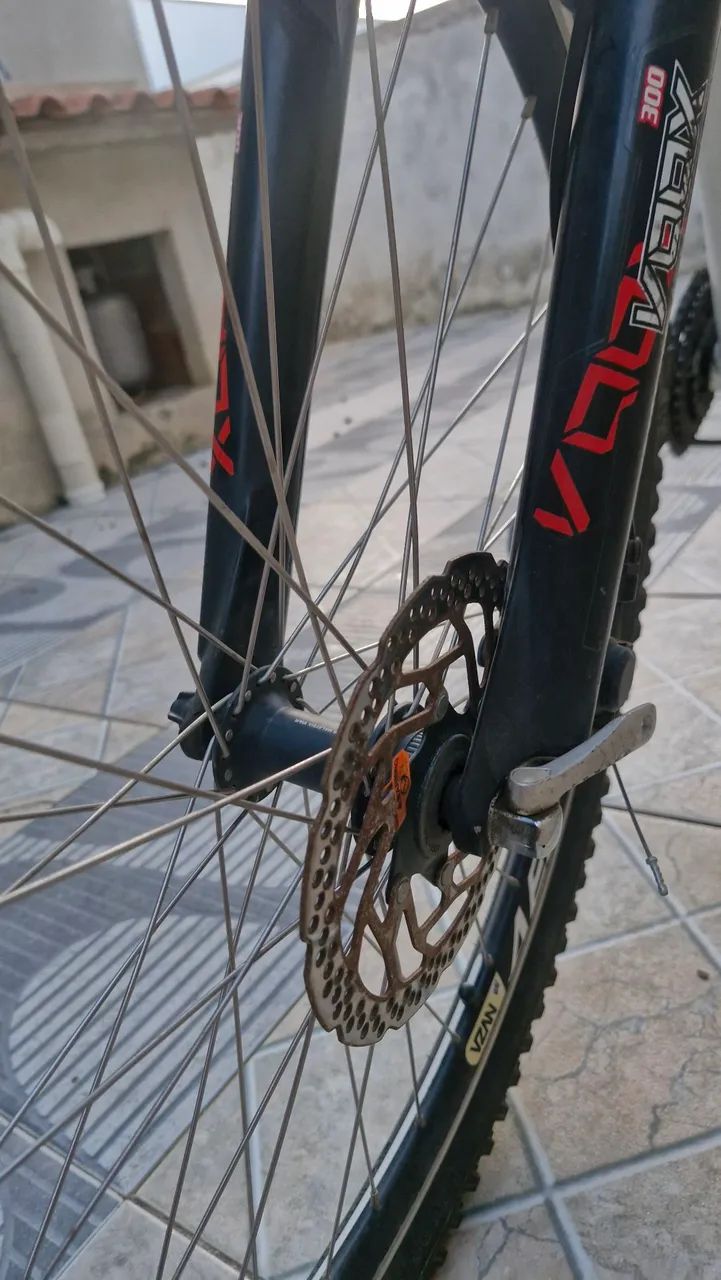 Bicicleta semi nova aro 26 - Foto 4