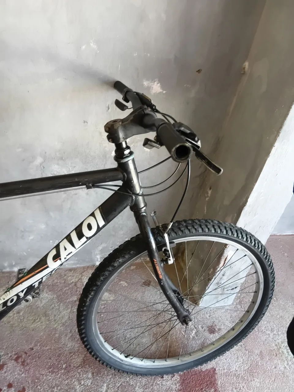 Vendo bicicleta de alumínio com macha aro 26 - Foto 3