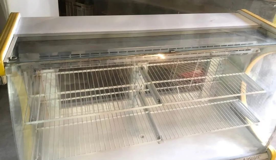 Expositor de Bolos Refrigerado  - Foto 4