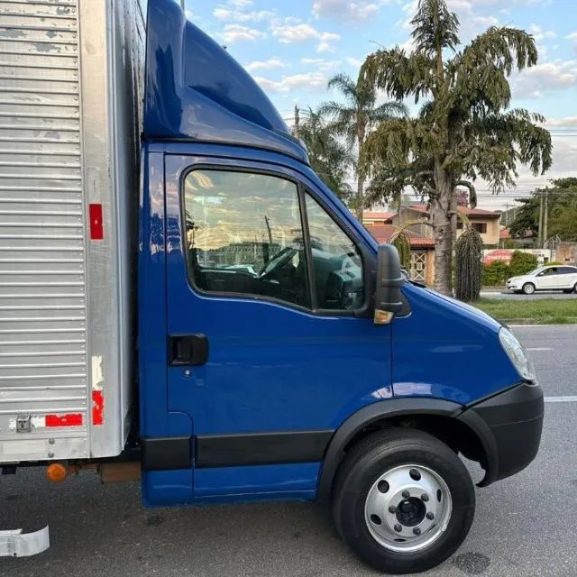 IVECO DAILY 70C16 - BAÚ (2011) - Foto 2