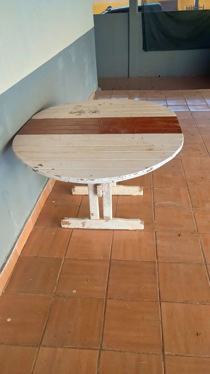 Mesa de ária de madeira 