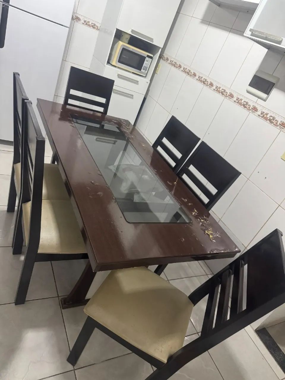Mesa de jantar 6 cadeiras 