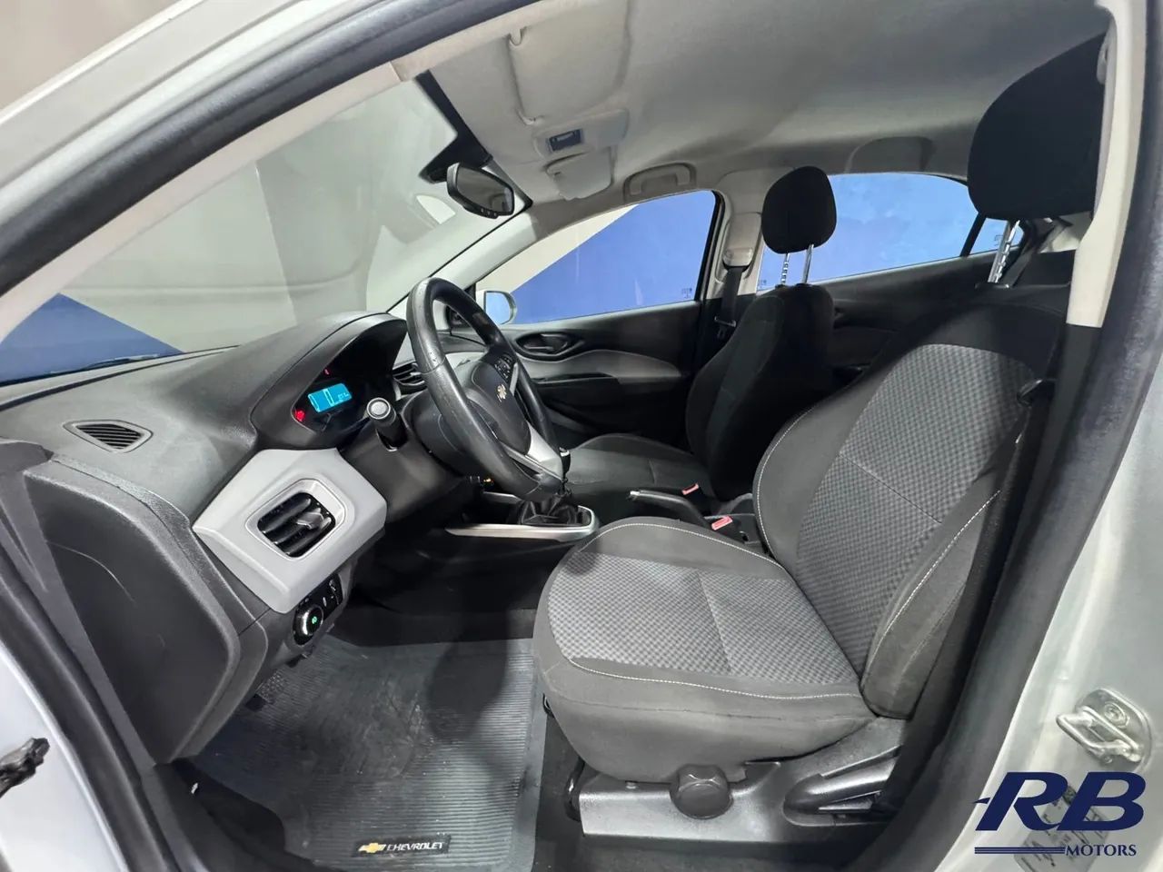 Chevrolet Onix Hatch LT 1.0 8V Flex Mec. 4P 2017 - Foto 3