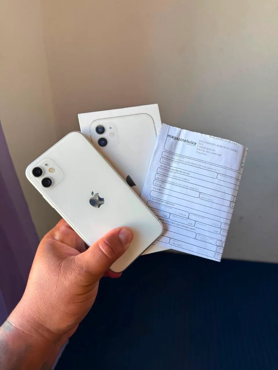 iPhone 11  top só pega e usar pegando tudo e todo original 