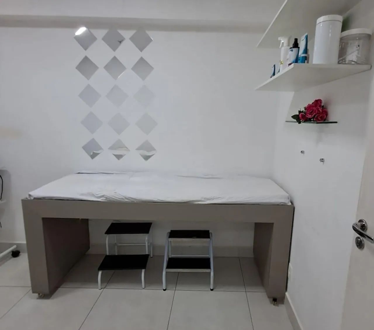 Maca MDF com rodinhas e travas 