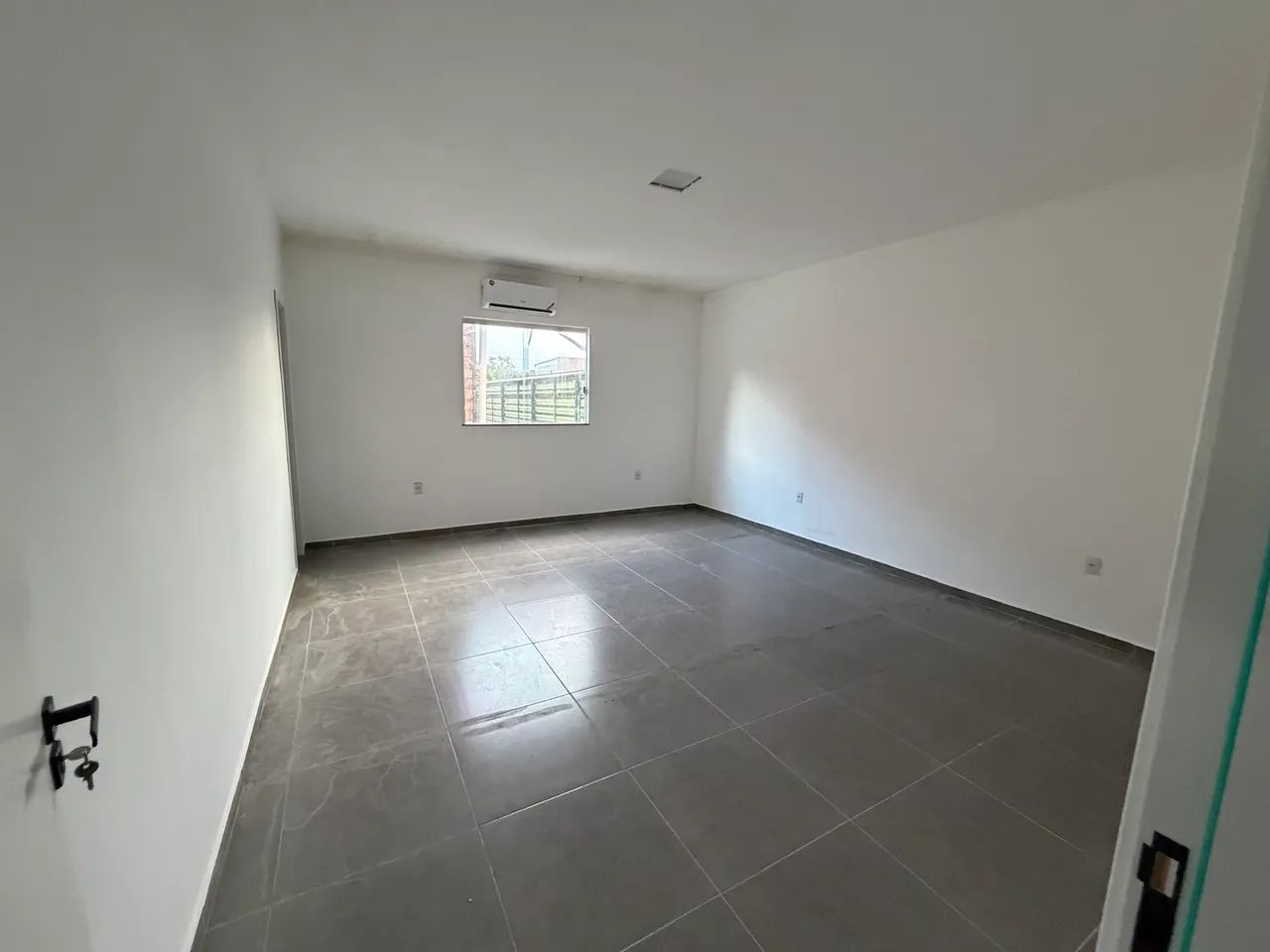 PRÉDIO COMERCIAL PONTA NEGRA - PRÓX AV. DO TURISMO  ALUGA OU VENDE | ACEITA PERMUTA
