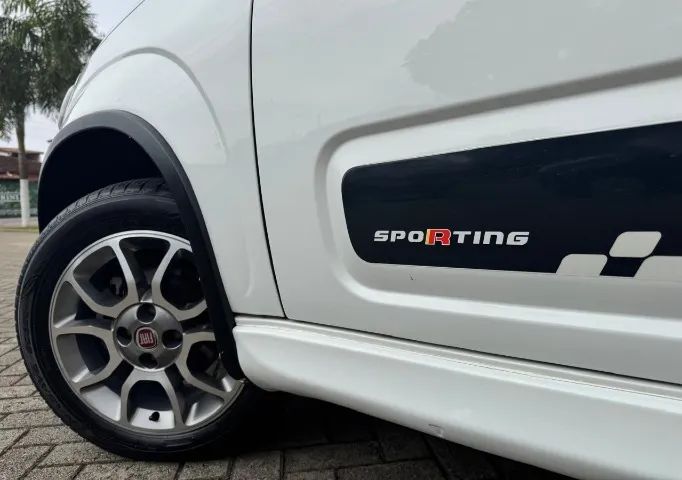 Fiat Uno Sporting 1.4 EVO Fire Flex 8V 4P 2013 - Foto 5