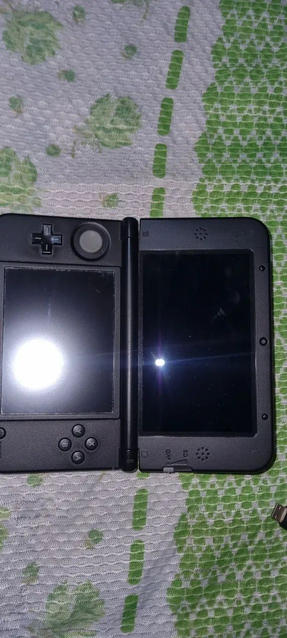3ds completo com caixa e pronto para baixar qualquer jogo. - Foto 3