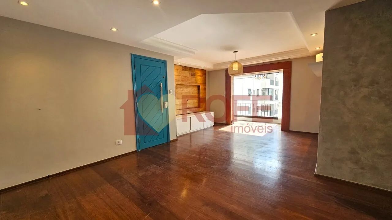 Apartamento com 3 dormitórios, 1 suíte e com 2 vagas e com 115m² - Moema