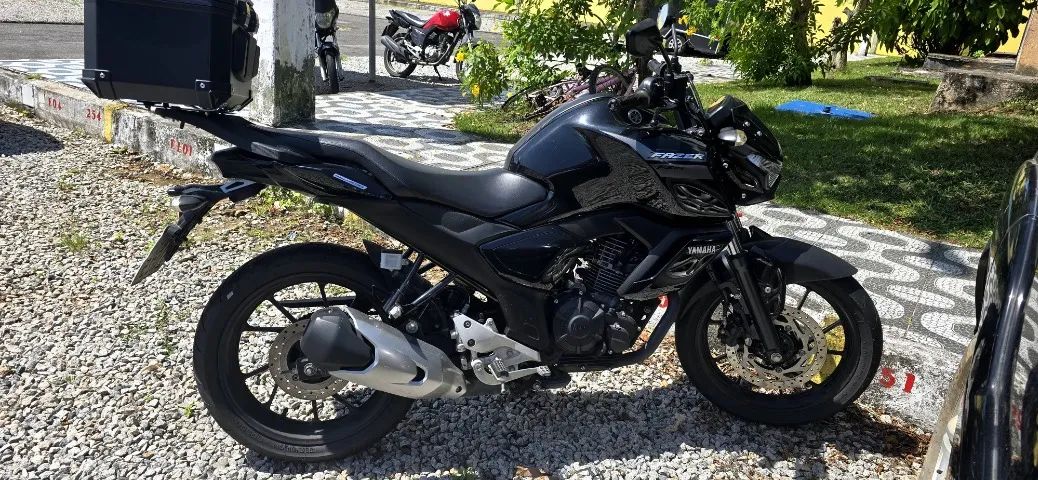 Fz15 mais nova de maceio possuo manual e chave reserva 