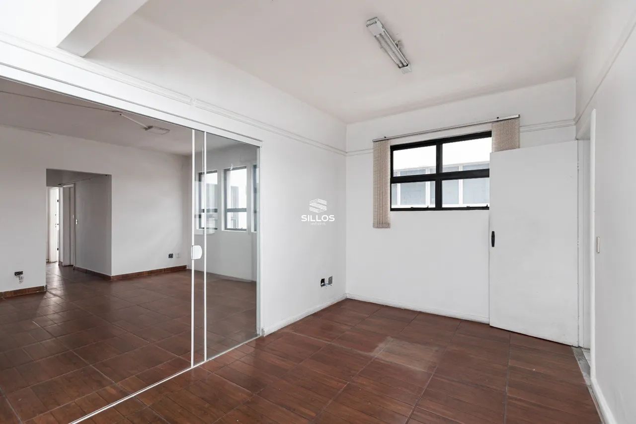 Sala comercial com 228 m² para alugar no Centro de Curitiba - Foto 2