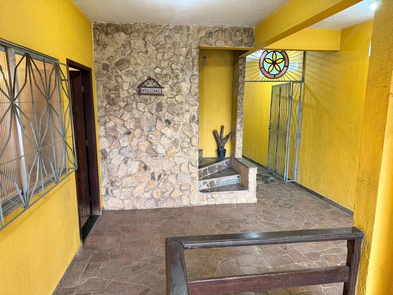 ALUGO APARTAMENTO EM LOCAL EXCELENTE