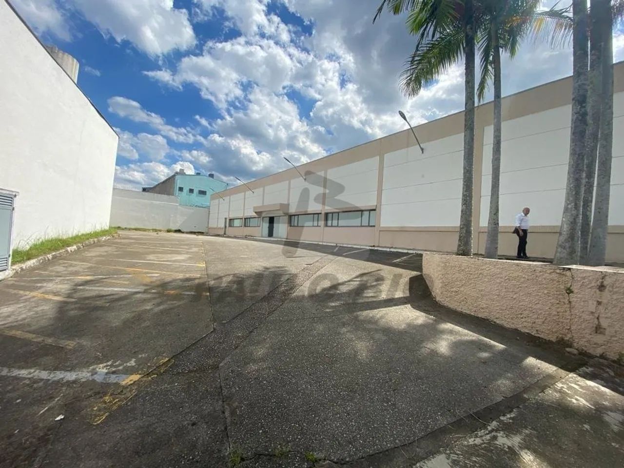 Salão comercial para alugar no Bairro Vila Magini em Mauá - SP - Foto 4