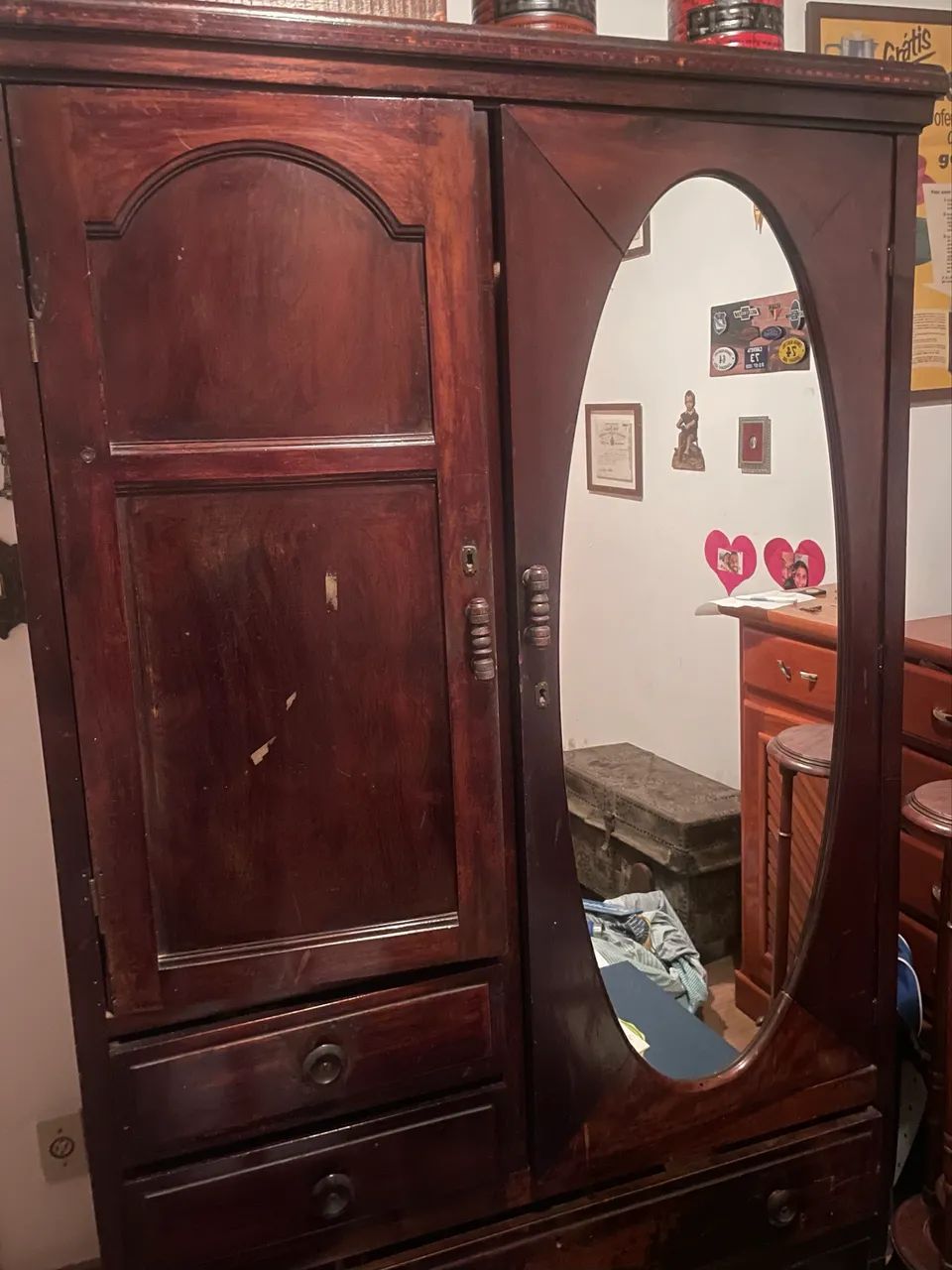 Guarda roupa antigo estilo veneziano