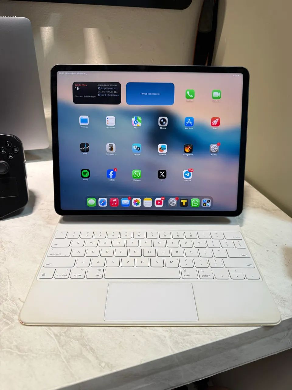 iPad Pro 12,9 M1 256gb c/nf + Magic Keyboard - Notebooks - Centro