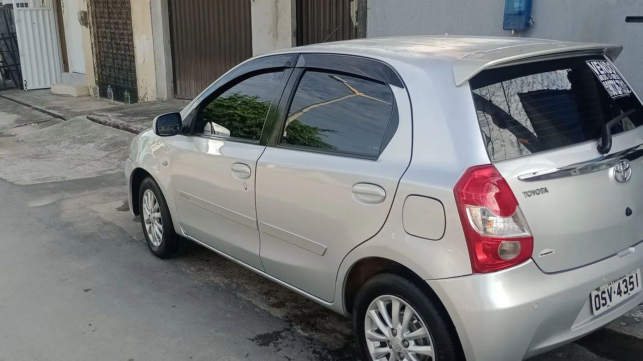 Toyota Etios XLS 1.5 16V FLEX 2013