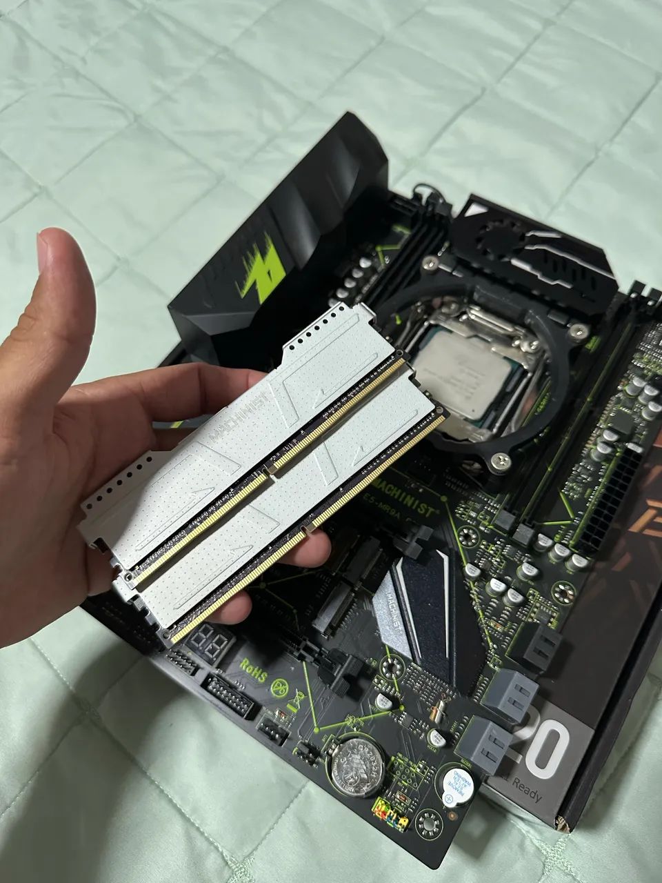 Kit Xeon completo placa mãe + processador + memória NOVO