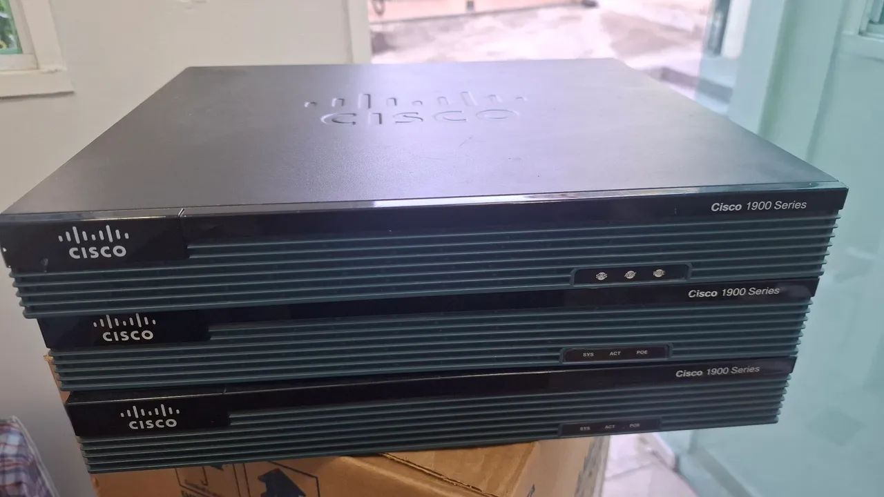 Roteador Cisco linha 1900 - Conectividade e Dispositivos de Rede ...