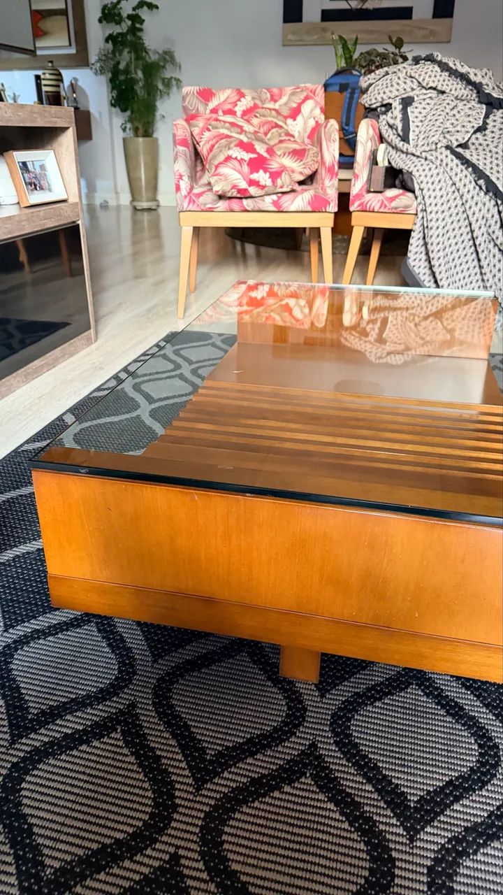 Mesa de centro com vidro madeira maciça  - Foto 4