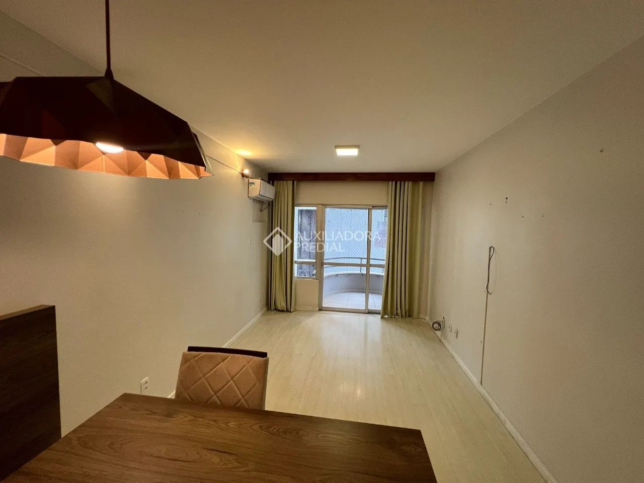 Apartamento 3 Quartos (Reversível para 2) com Suíte e Garagem Coberta no Centro de Florian - Foto 3