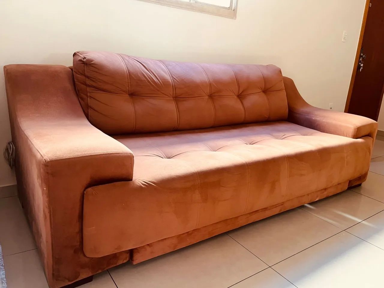 Vendo sofá 2,20m tecido veludo - Foto 3