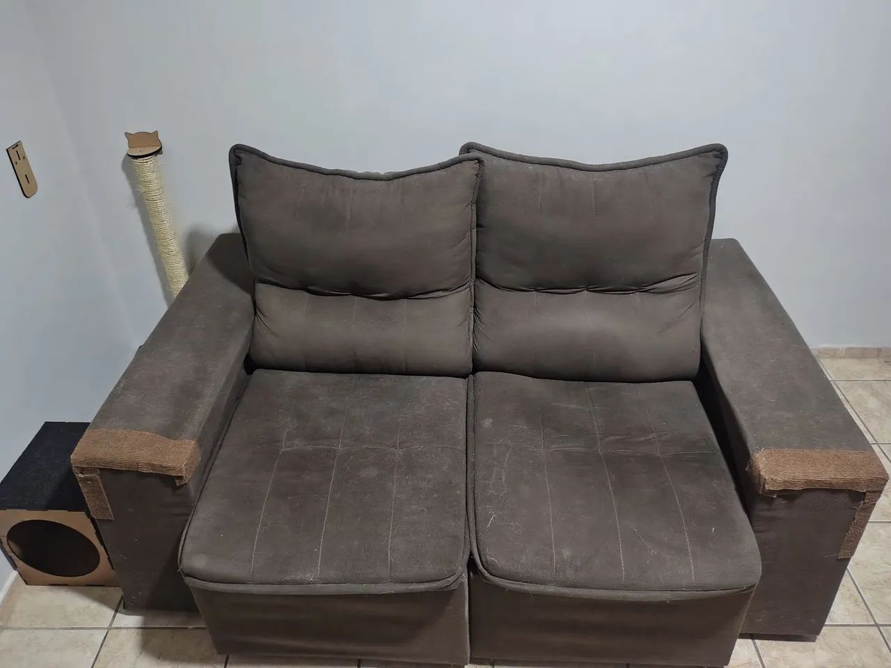 Sofá 2 lugares marrom