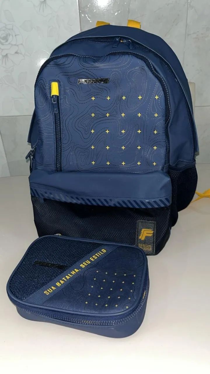 mochila free fire com estojo