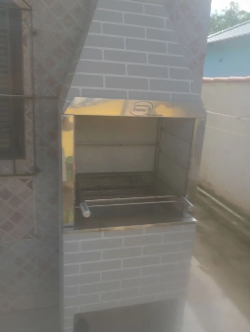 Vendo churrasqueira 