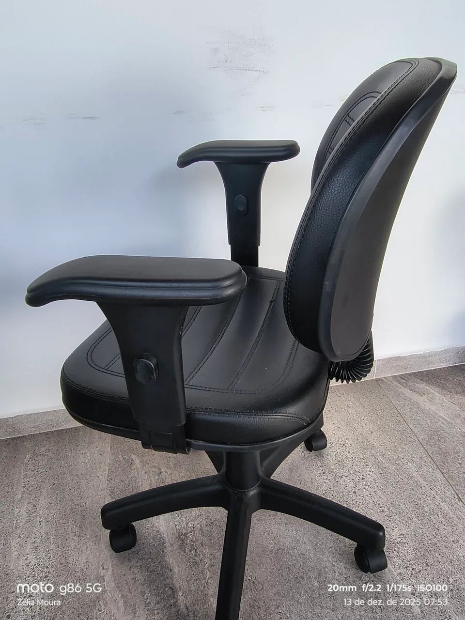 VENDO CADEIRA DE COURO PARA ESCRITÓRIO - Foto 3