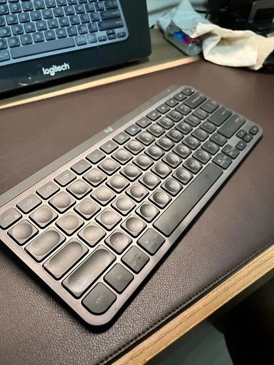 Teclado Logitech MX Keys Mini  - Foto 2