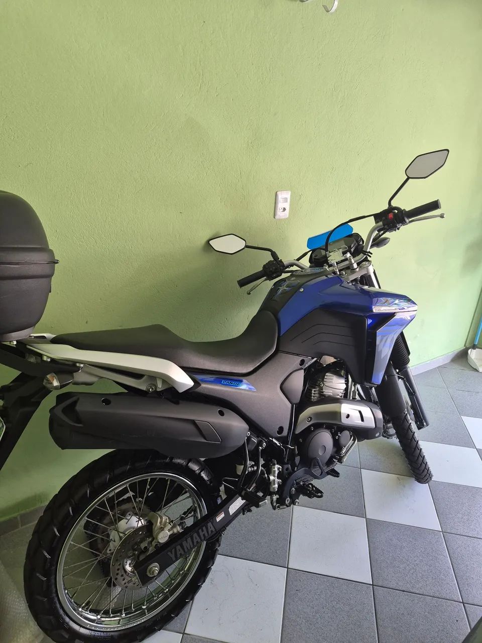 XTZ 250 LANDER CONNECTED 2025 