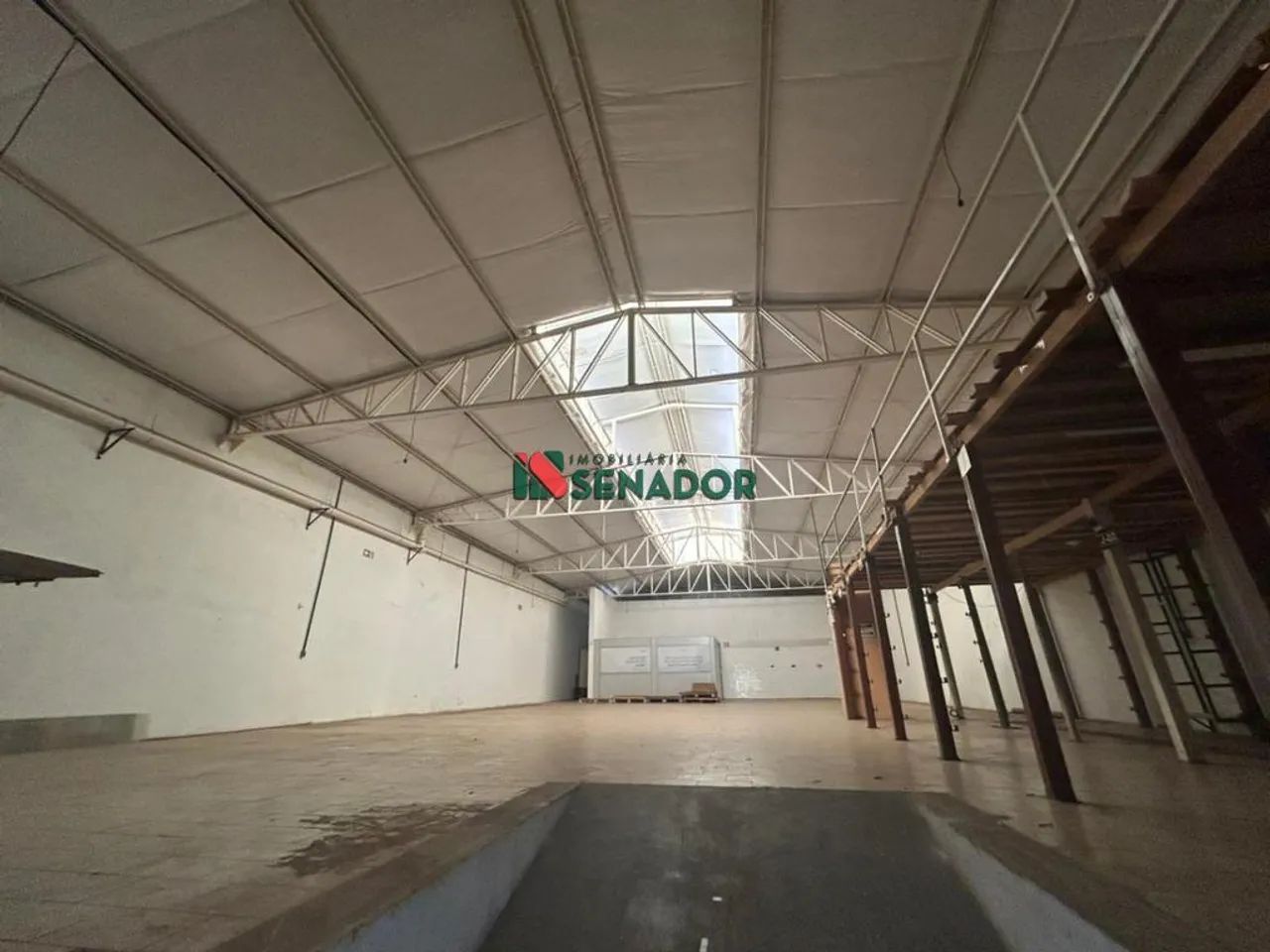 Barracão para alugar em Londrina, Centro, com 562.5 m² - Foto 4